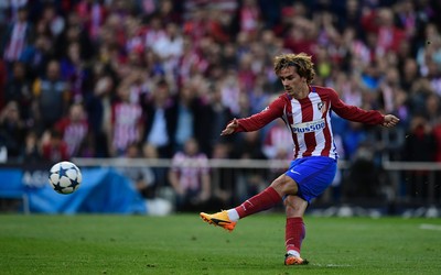 电竞牛-C罗助攻队友推射空门得分锁定胜局